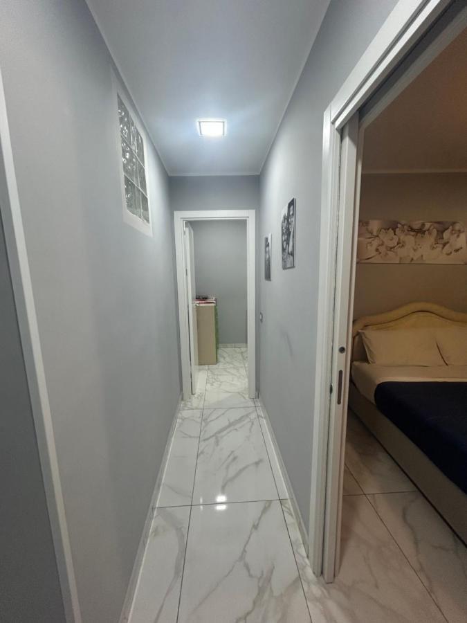 Casa Vacanze Qs 10 Apartment เนเปิลส์ ภายนอก รูปภาพ