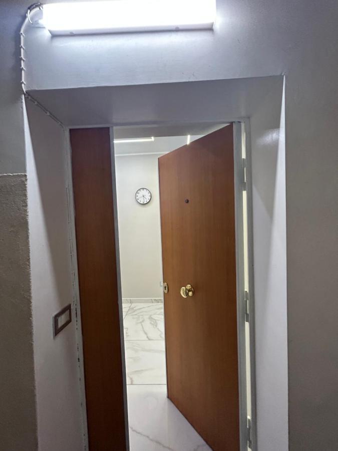 Casa Vacanze Qs 10 Apartment เนเปิลส์ ภายนอก รูปภาพ