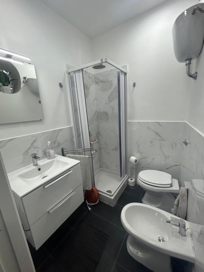 Casa Vacanze Qs 10 Apartment เนเปิลส์ ภายนอก รูปภาพ