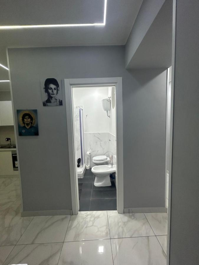 Casa Vacanze Qs 10 Apartment เนเปิลส์ ภายนอก รูปภาพ